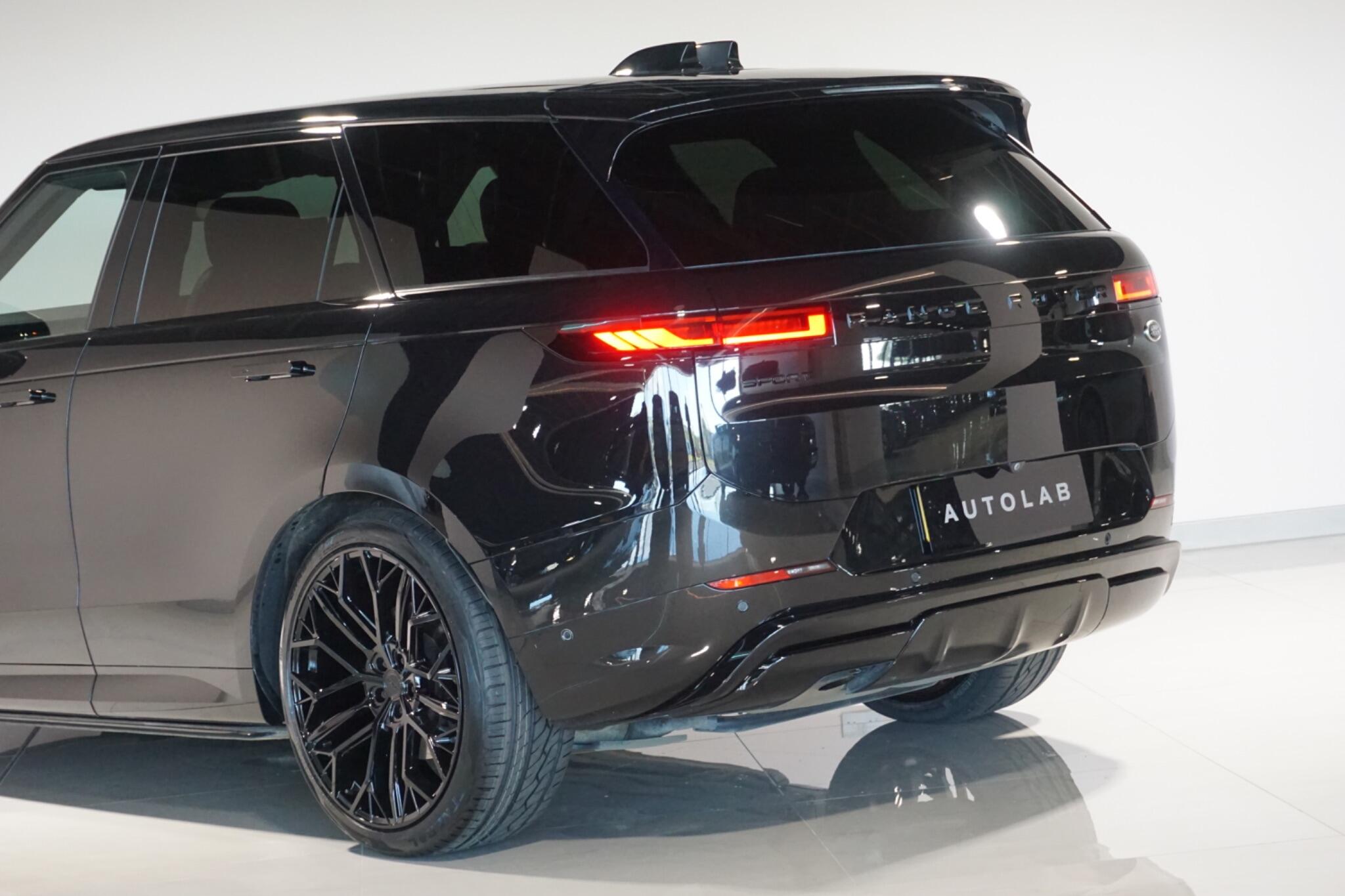 Land Rover Range Rover Sport 3.0 D300 MHEV Dynamic SE SUV 5dr Diesel Auto 4WD Euro 6 (s/s) (300 ps)